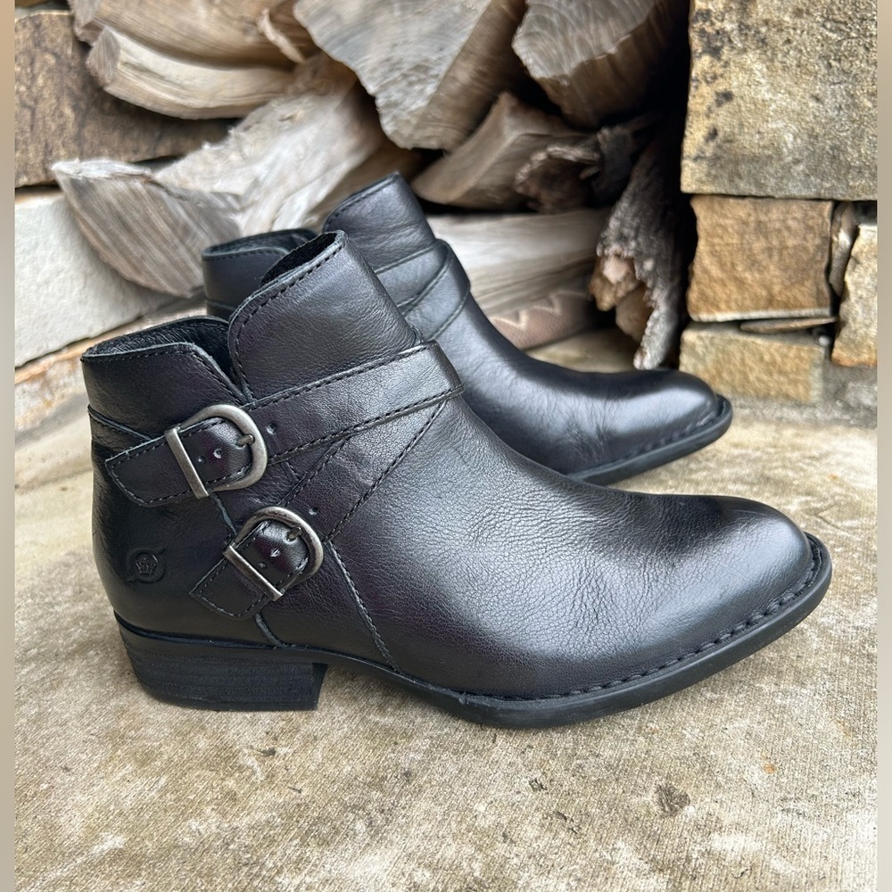Born Ozark leather black ankle elegant booties w/dual buckle closure NWT Sz-6. I - Picture 3 of 11
